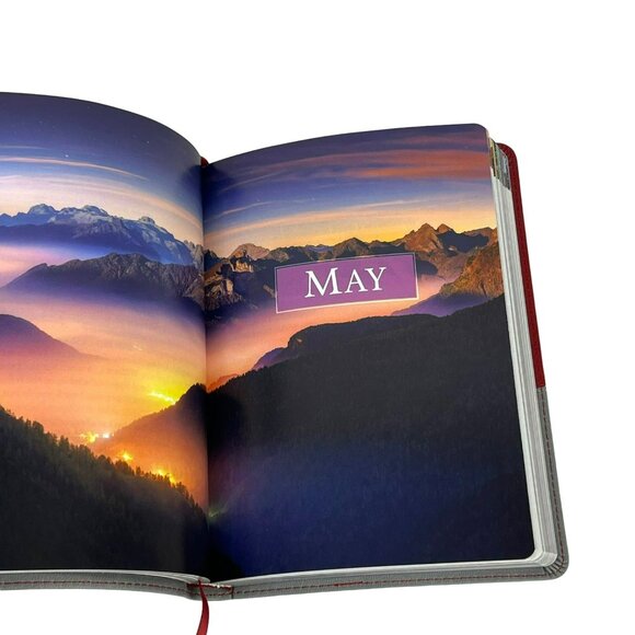 Strength for Today David Jeremiah Daily Devotional Turning Point 2020 - Picture 2 of 6